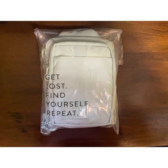 NWT Beis sport sling in slate - Picture 4 of 4